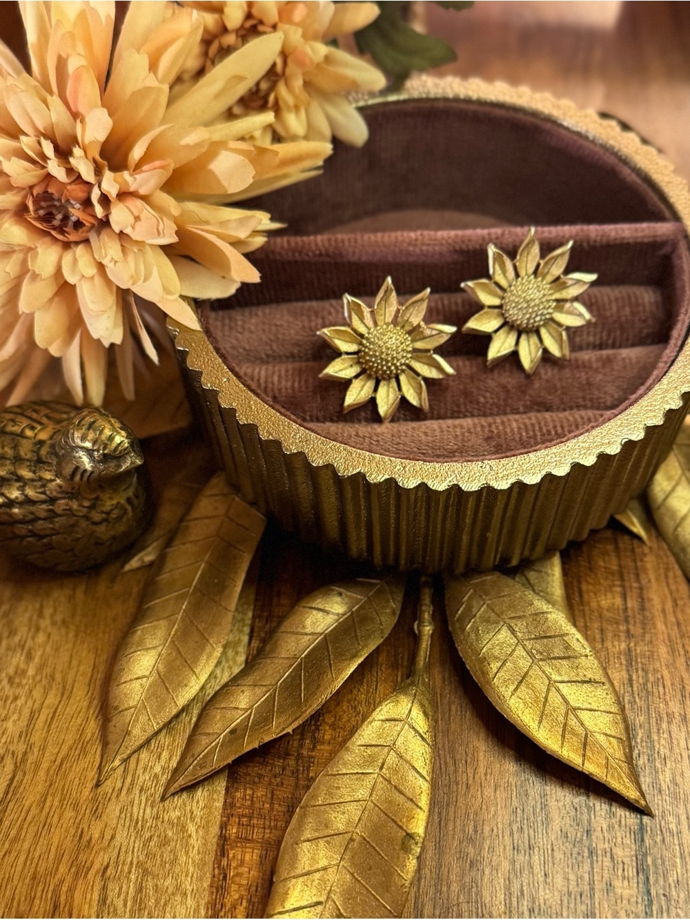 Gold Sunflower Vintage Earrings - Picture 6 of 14